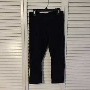 Cropped black lululemon leggings